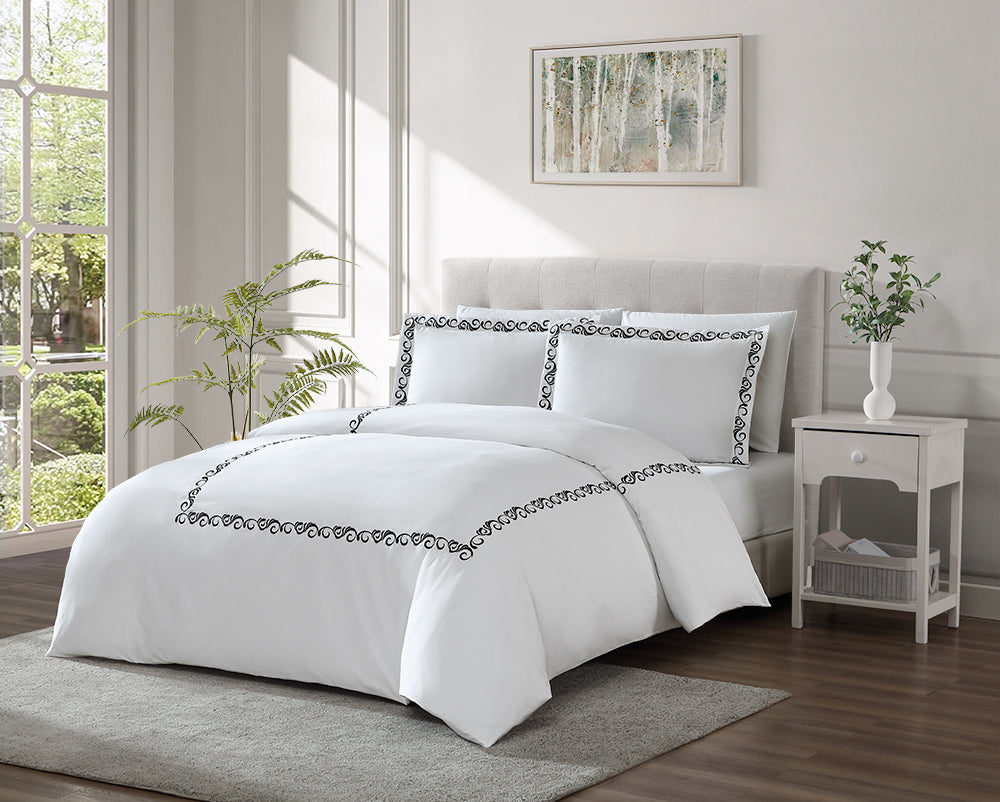 Linen Classique 320TC Embroidered Hotel Style - White/Black Duvet Set